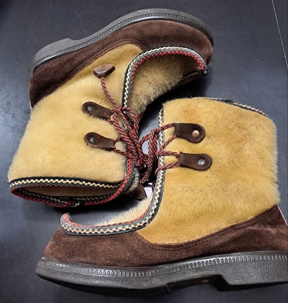 Vintage Rare Find Genuine Reindeer Fur Boots  Size 5 (34) - Picture 4 of 12